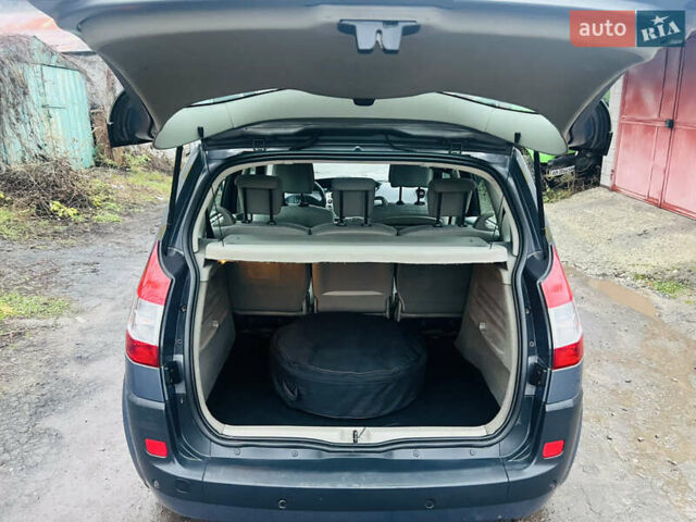 Серый Рено Сценик, объемом двигателя 1.6 л и пробегом 215 тыс. км за 5100 $, фото 26 на Automoto.ua