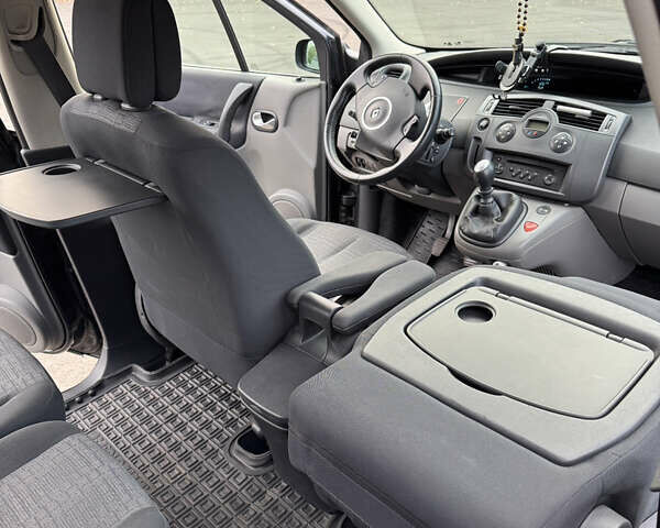 Рено Сценік 2006 у Чернігові на Automoto.ua Сірий Рено Сценік, об'ємом двигуна 1.6 л та пробігом 235 тис. км за 5250 $, фото 19 на Automoto.ua