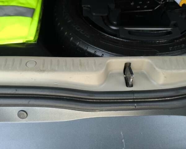 Серый Рено Сценик, объемом двигателя 1.6 л и пробегом 233 тыс. км за 5350 $, фото 19 на Automoto.ua