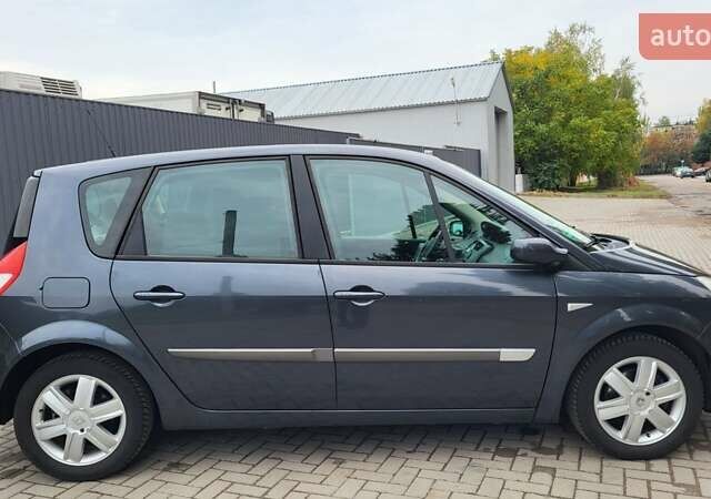Серый Рено Сценик, объемом двигателя 1.6 л и пробегом 212 тыс. км за 5250 $, фото 3 на Automoto.ua