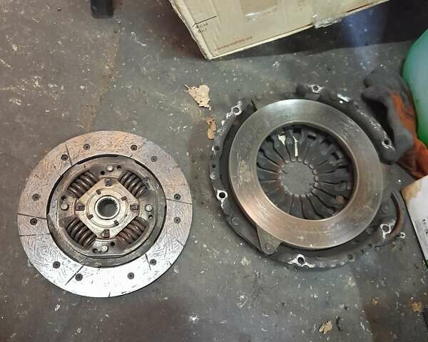 Сірий Рено Сценік, об'ємом двигуна 1.6 л та пробігом 254 тис. км за 5200 $, фото 27 на Automoto.ua