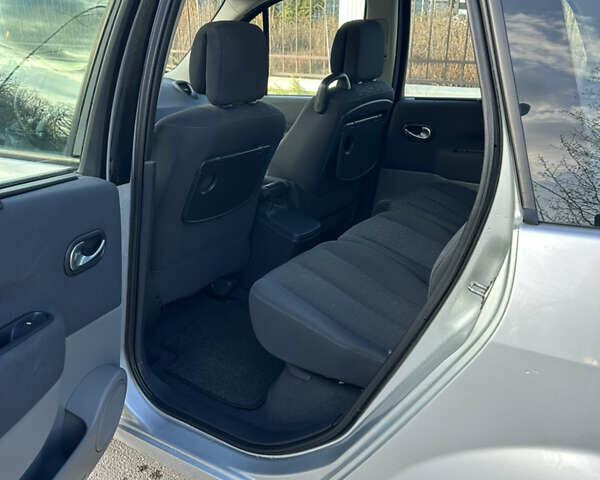 Серый Рено Сценик, объемом двигателя 1.6 л и пробегом 265 тыс. км за 4500 $, фото 18 на Automoto.ua