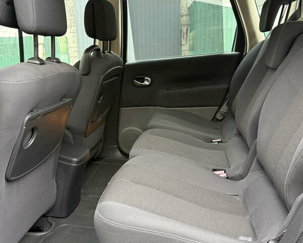 Серый Рено Сценик, объемом двигателя 1.6 л и пробегом 230 тыс. км за 5699 $, фото 46 на Automoto.ua