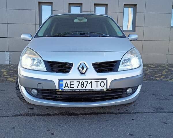 Сірий Рено Сценік, об'ємом двигуна 1.5 л та пробігом 303 тис. км за 5700 $, фото 1 на Automoto.ua