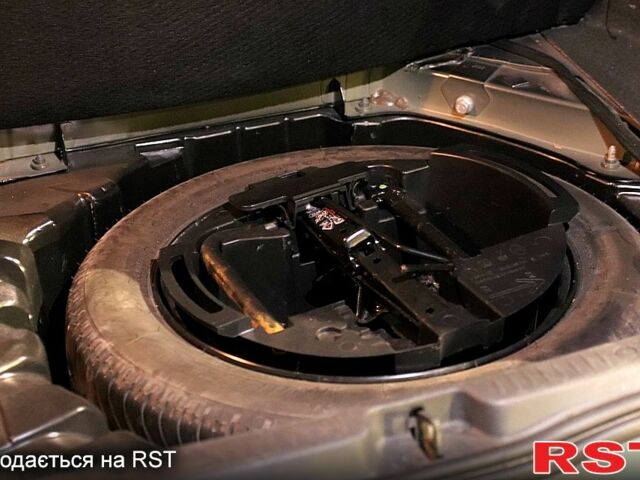 Серый Рено Сценик, объемом двигателя 1.5 л и пробегом 326 тыс. км за 4700 $, фото 11 на Automoto.ua