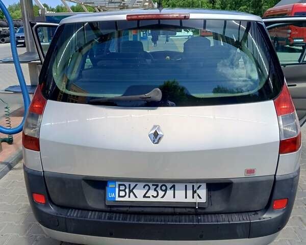Серый Рено Сценик, объемом двигателя 1.46 л и пробегом 220 тыс. км за 4900 $, фото 2 на Automoto.ua