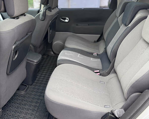 Сірий Рено Сценік, об'ємом двигуна 1.5 л та пробігом 330 тис. км за 4800 $, фото 8 на Automoto.ua