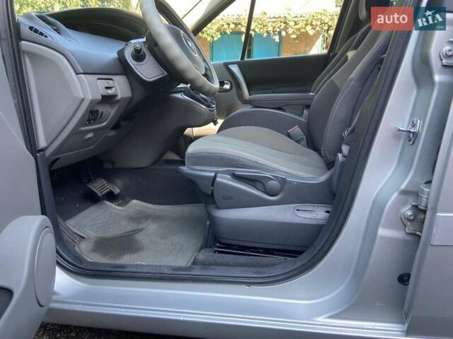 Рено Сценик 2007 в Гайсине на Automoto.ua Серый Рено Сценик, объемом двигателя 2 л и пробегом 190 тыс. км за 5500 $, фото 7 на Automoto.ua