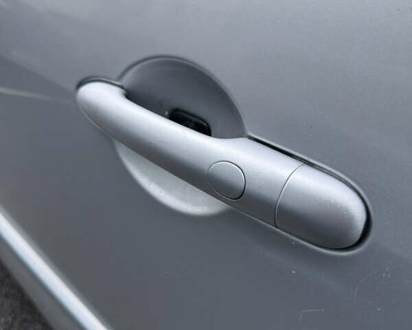 Сірий Рено Сценік, об'ємом двигуна 1.5 л та пробігом 330 тис. км за 4800 $, фото 19 на Automoto.ua