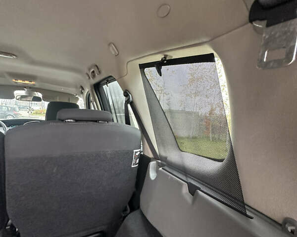 Серый Рено Сценик, объемом двигателя 1.9 л и пробегом 215 тыс. км за 5250 $, фото 12 на Automoto.ua