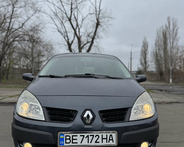 Серый Рено Сценик, объемом двигателя 1.98 л и пробегом 250 тыс. км за 5500 $, фото 5 на Automoto.ua