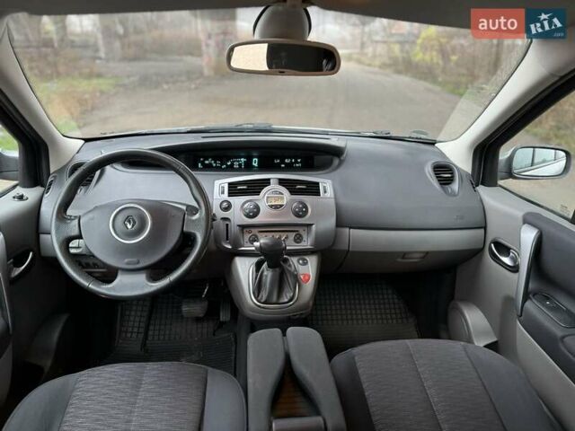 Серый Рено Сценик, объемом двигателя 1.6 л и пробегом 188 тыс. км за 4999 $, фото 6 на Automoto.ua