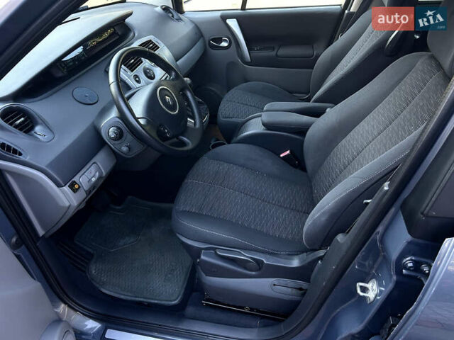 Рено Сценик 2007 в Виннице на Automoto.ua Серый Рено Сценик, объемом двигателя 2 л и пробегом 176 тыс. км за 6399 $, фото 53 на Automoto.ua