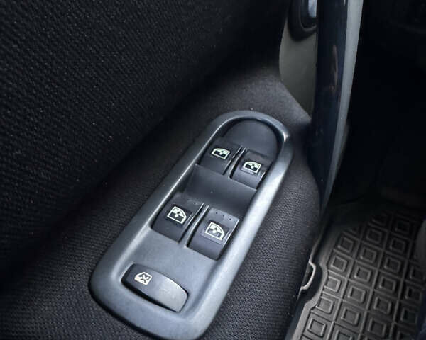 Сірий Рено Сценік, об'ємом двигуна 1.5 л та пробігом 330 тис. км за 4800 $, фото 14 на Automoto.ua