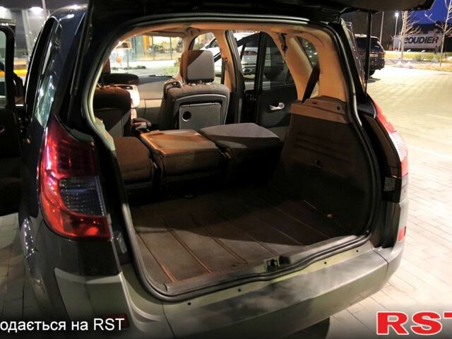 Серый Рено Сценик, объемом двигателя 1.5 л и пробегом 326 тыс. км за 4700 $, фото 4 на Automoto.ua