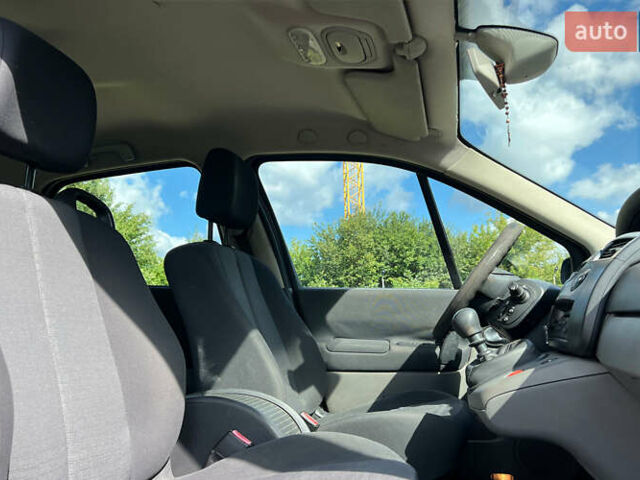 Серый Рено Сценик, объемом двигателя 1.6 л и пробегом 228 тыс. км за 5300 $, фото 14 на Automoto.ua