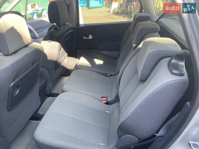 Рено Сценик 2007 в Гайсине на Automoto.ua Серый Рено Сценик, объемом двигателя 2 л и пробегом 190 тыс. км за 5500 $, фото 4 на Automoto.ua