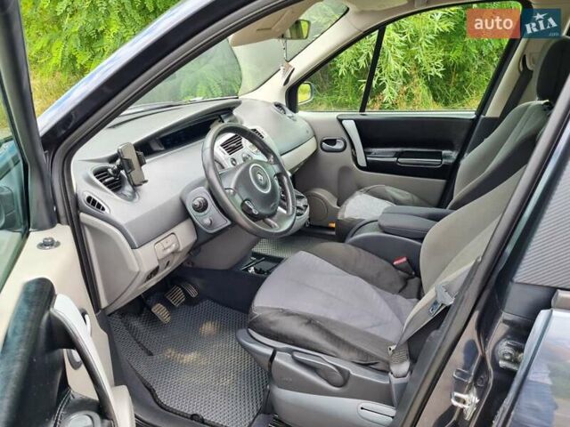 Серый Рено Сценик, объемом двигателя 1.9 л и пробегом 260 тыс. км за 4700 $, фото 3 на Automoto.ua