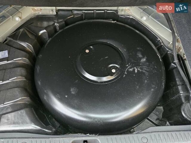 Серый Рено Сценик, объемом двигателя 1.6 л и пробегом 257 тыс. км за 4500 $, фото 76 на Automoto.ua