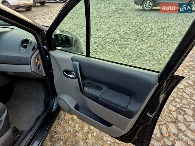 Серый Рено Сценик, объемом двигателя 1.6 л и пробегом 200 тыс. км за 4650 $, фото 15 на Automoto.ua