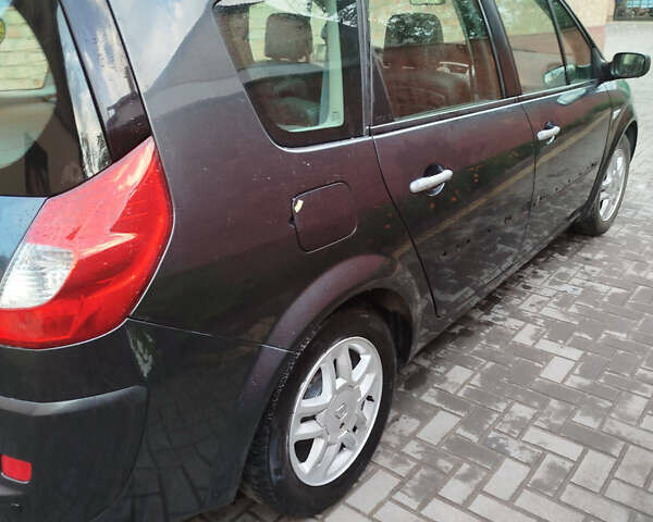 Серый Рено Сценик, объемом двигателя 1.6 л и пробегом 231 тыс. км за 4950 $, фото 3 на Automoto.ua