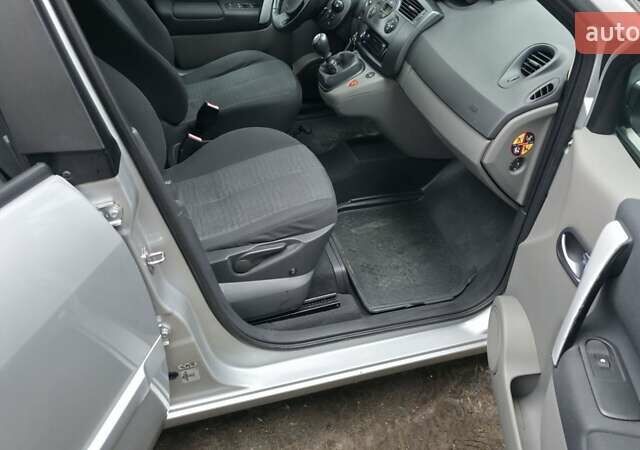 Серый Рено Сценик, объемом двигателя 1.6 л и пробегом 212 тыс. км за 6300 $, фото 32 на Automoto.ua