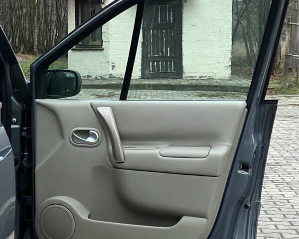 Сірий Рено Сценік, об'ємом двигуна 1.9 л та пробігом 221 тис. км за 5400 $, фото 15 на Automoto.ua