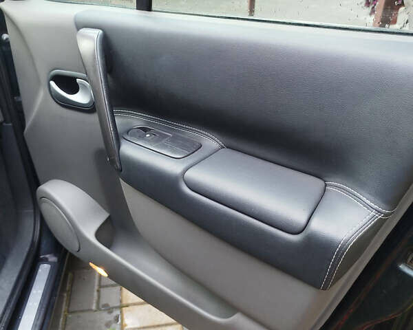 Серый Рено Сценик, объемом двигателя 1.6 л и пробегом 231 тыс. км за 4950 $, фото 13 на Automoto.ua