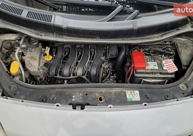 Серый Рено Сценик, объемом двигателя 1.6 л и пробегом 143 тыс. км за 5500 $, фото 10 на Automoto.ua