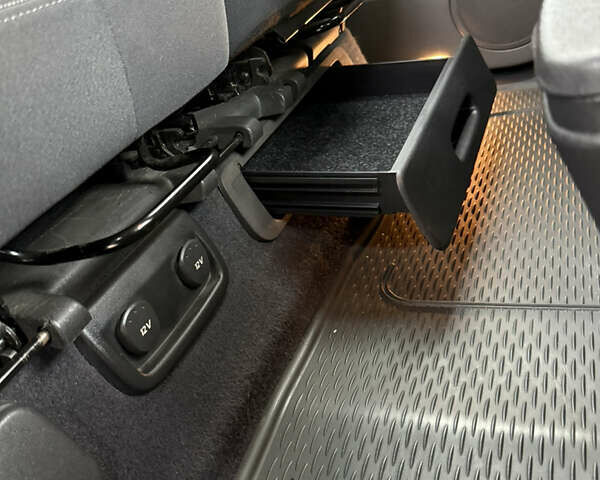 Серый Рено Сценик, объемом двигателя 1.6 л и пробегом 230 тыс. км за 5699 $, фото 53 на Automoto.ua