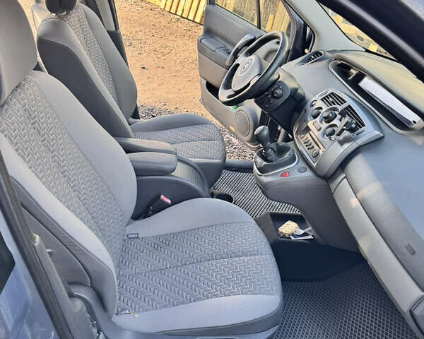 Серый Рено Сценик, объемом двигателя 1.6 л и пробегом 204 тыс. км за 5500 $, фото 14 на Automoto.ua