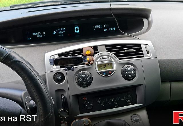 Серый Рено Сценик, объемом двигателя 1.6 л и пробегом 186 тыс. км за 5500 $, фото 5 на Automoto.ua