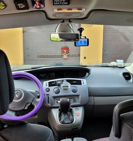 Серый Рено Сценик, объемом двигателя 1.6 л и пробегом 143 тыс. км за 5500 $, фото 9 на Automoto.ua