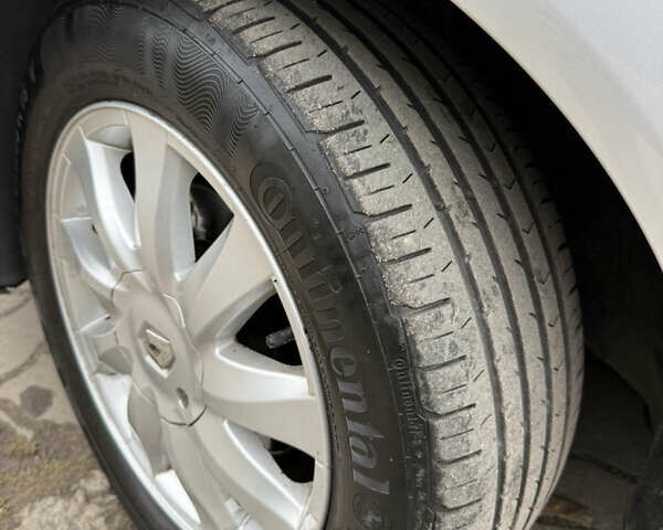 Серый Рено Сценик, объемом двигателя 1.6 л и пробегом 230 тыс. км за 5699 $, фото 95 на Automoto.ua