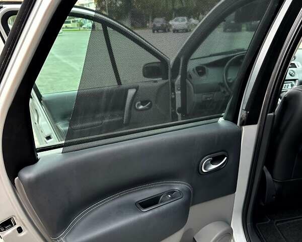 Серый Рено Сценик, объемом двигателя 1.6 л и пробегом 172 тыс. км за 5400 $, фото 18 на Automoto.ua