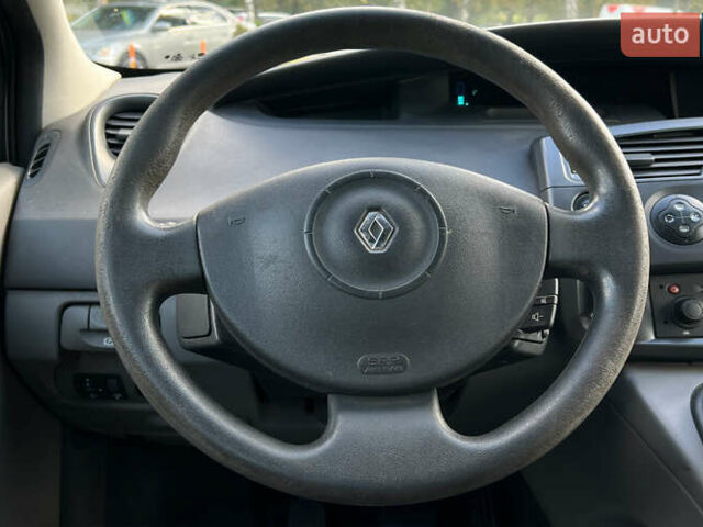 Серый Рено Сценик, объемом двигателя 1.6 л и пробегом 228 тыс. км за 5300 $, фото 12 на Automoto.ua
