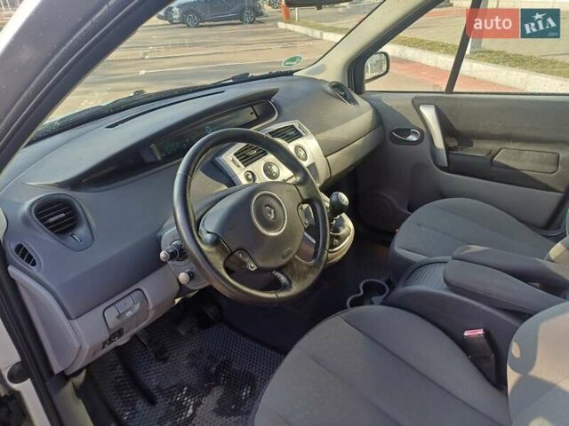 Сірий Рено Сценік, об'ємом двигуна 1.6 л та пробігом 250 тис. км за 5800 $, фото 8 на Automoto.ua