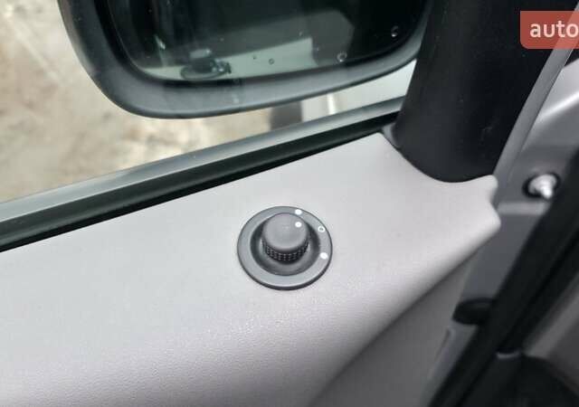 Серый Рено Сценик, объемом двигателя 1.6 л и пробегом 212 тыс. км за 6300 $, фото 19 на Automoto.ua