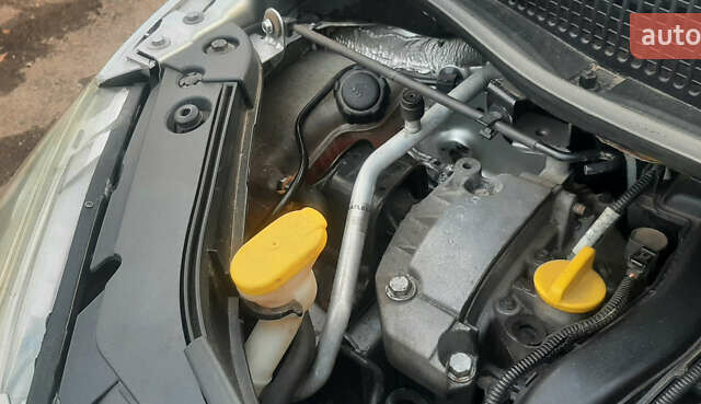 Серый Рено Сценик, объемом двигателя 1.6 л и пробегом 240 тыс. км за 5150 $, фото 17 на Automoto.ua