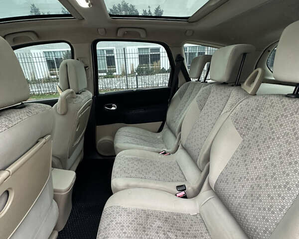 Серый Рено Сценик, объемом двигателя 1.5 л и пробегом 313 тыс. км за 5500 $, фото 9 на Automoto.ua