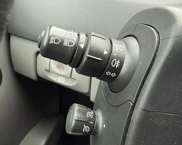 Серый Рено Сценик, объемом двигателя 1.6 л и пробегом 230 тыс. км за 5699 $, фото 103 на Automoto.ua