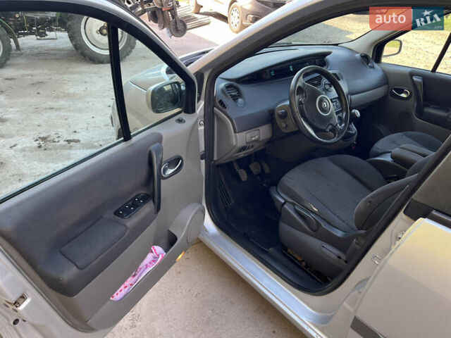 Серый Рено Сценик, объемом двигателя 1.6 л и пробегом 300 тыс. км за 5100 $, фото 8 на Automoto.ua