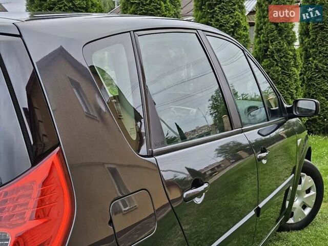 Серый Рено Сценик, объемом двигателя 1.6 л и пробегом 257 тыс. км за 4500 $, фото 18 на Automoto.ua