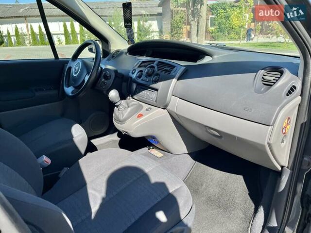 Сірий Рено Сценік, об'ємом двигуна 0 л та пробігом 204 тис. км за 5299 $, фото 89 на Automoto.ua