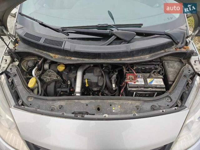 Серый Рено Сценик, объемом двигателя 1.5 л и пробегом 289 тыс. км за 4600 $, фото 9 на Automoto.ua