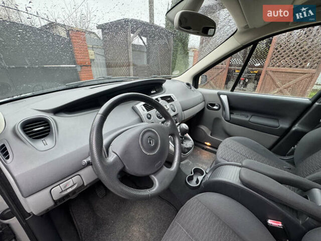 Серый Рено Сценик, объемом двигателя 1.6 л и пробегом 187 тыс. км за 5499 $, фото 5 на Automoto.ua