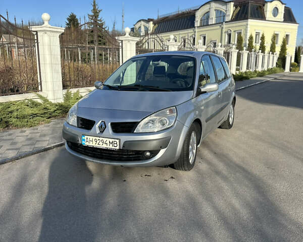Серый Рено Сценик, объемом двигателя 1.6 л и пробегом 265 тыс. км за 4500 $, фото 1 на Automoto.ua