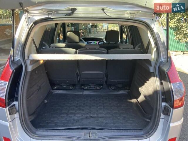 Рено Сценик 2007 в Гайсине на Automoto.ua Серый Рено Сценик, объемом двигателя 2 л и пробегом 190 тыс. км за 5500 $, фото 5 на Automoto.ua