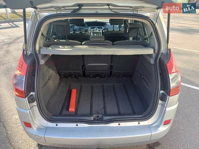 Сірий Рено Сценік, об'ємом двигуна 1.6 л та пробігом 250 тис. км за 5800 $, фото 15 на Automoto.ua