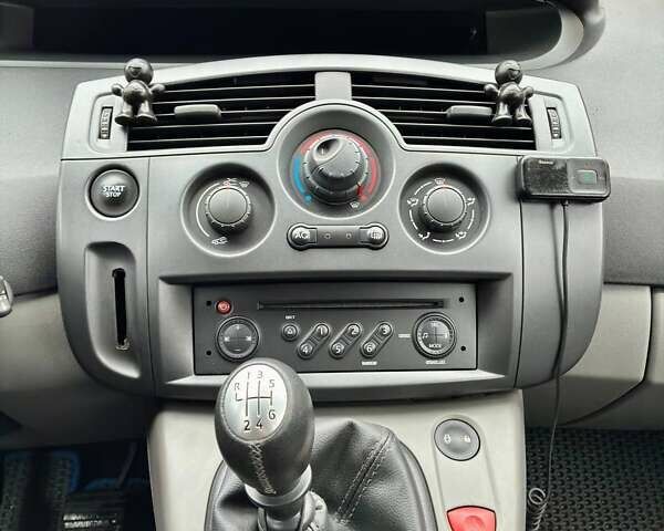 Серый Рено Сценик, объемом двигателя 1.6 л и пробегом 195 тыс. км за 4999 $, фото 18 на Automoto.ua